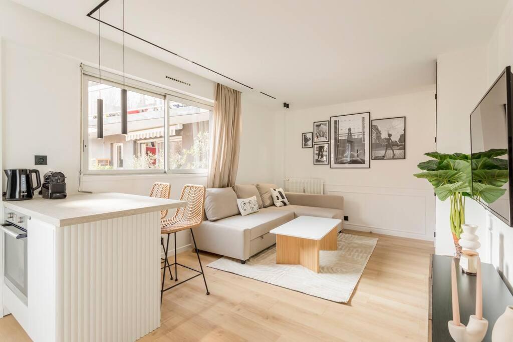 Luxurious 3 Min Walk From Eiffel Tower Apartment Paris Exterior photo